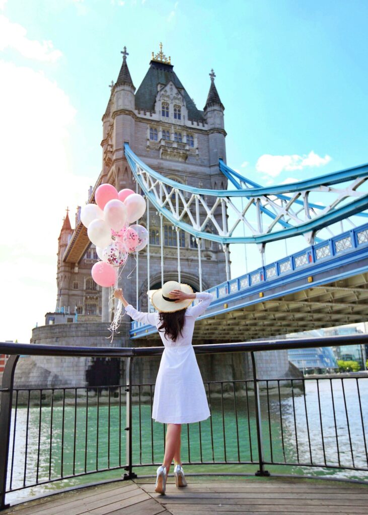 Toàn cảnh Tower Bridge – điểm du lịch London thu hút du khách check in