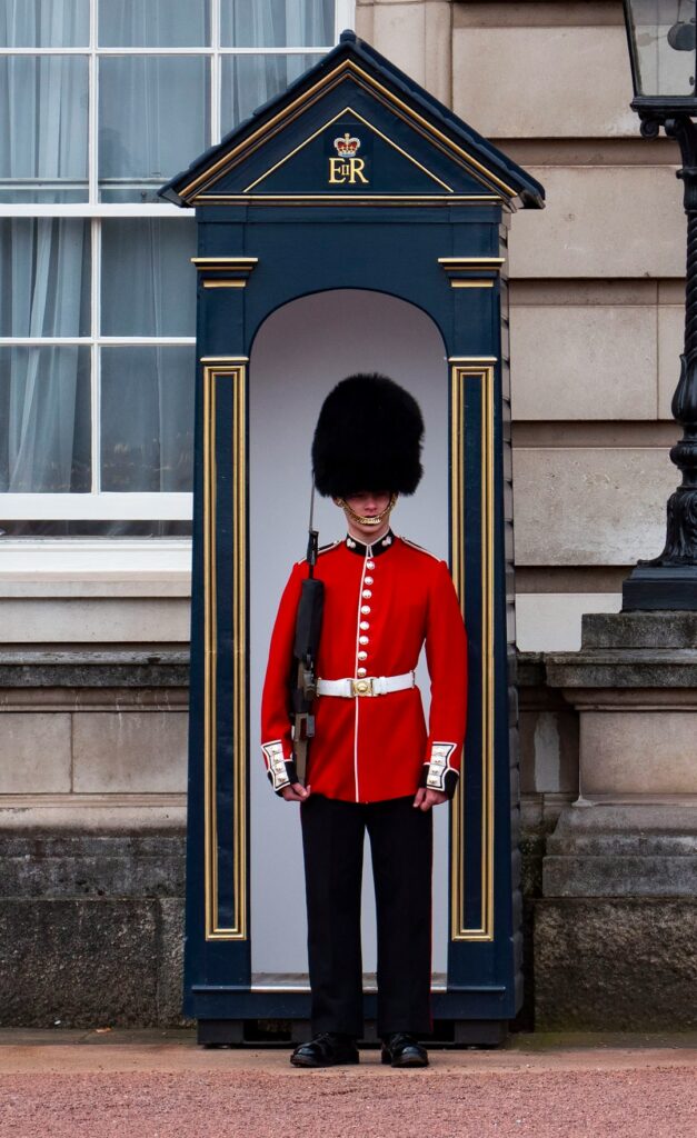 địa điểm du lịch London - cung điện Buckingham palace.
