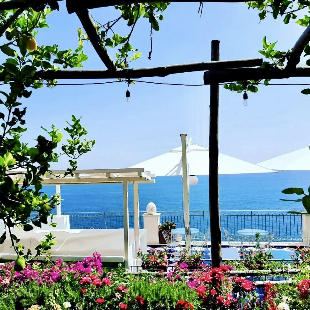 Khung cảnh bình yên tại Maiori, Amalfi Coast