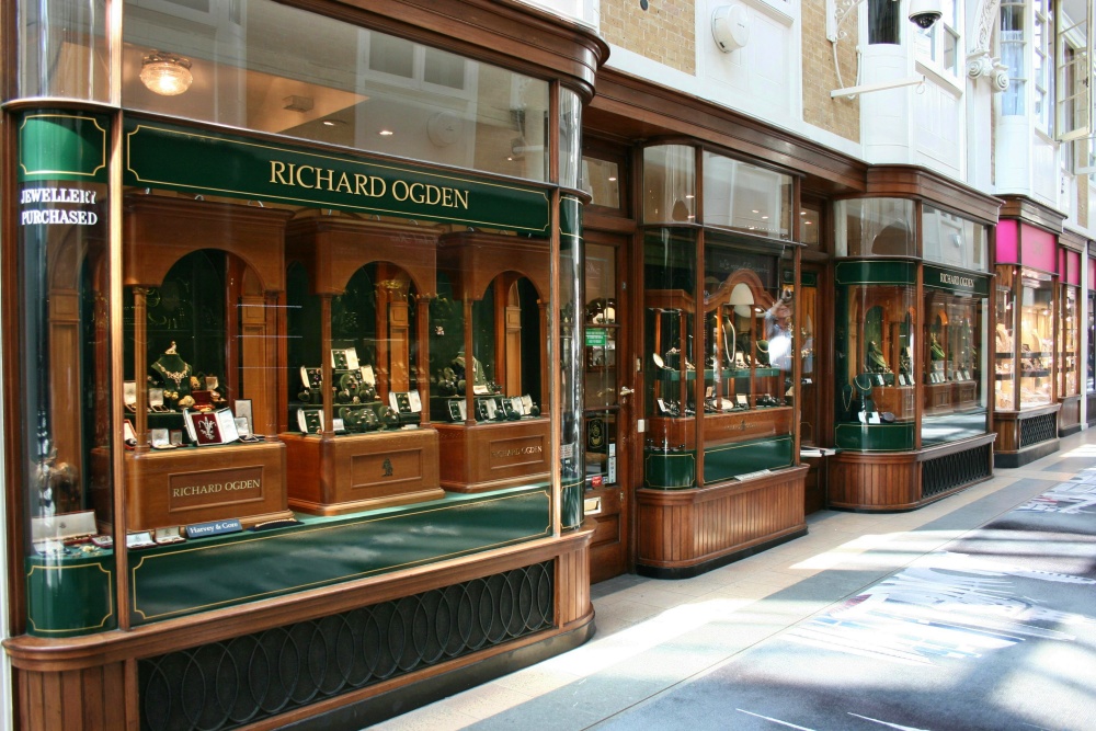Royal Exchange – trung tâm mua sắm sang trọng tại London