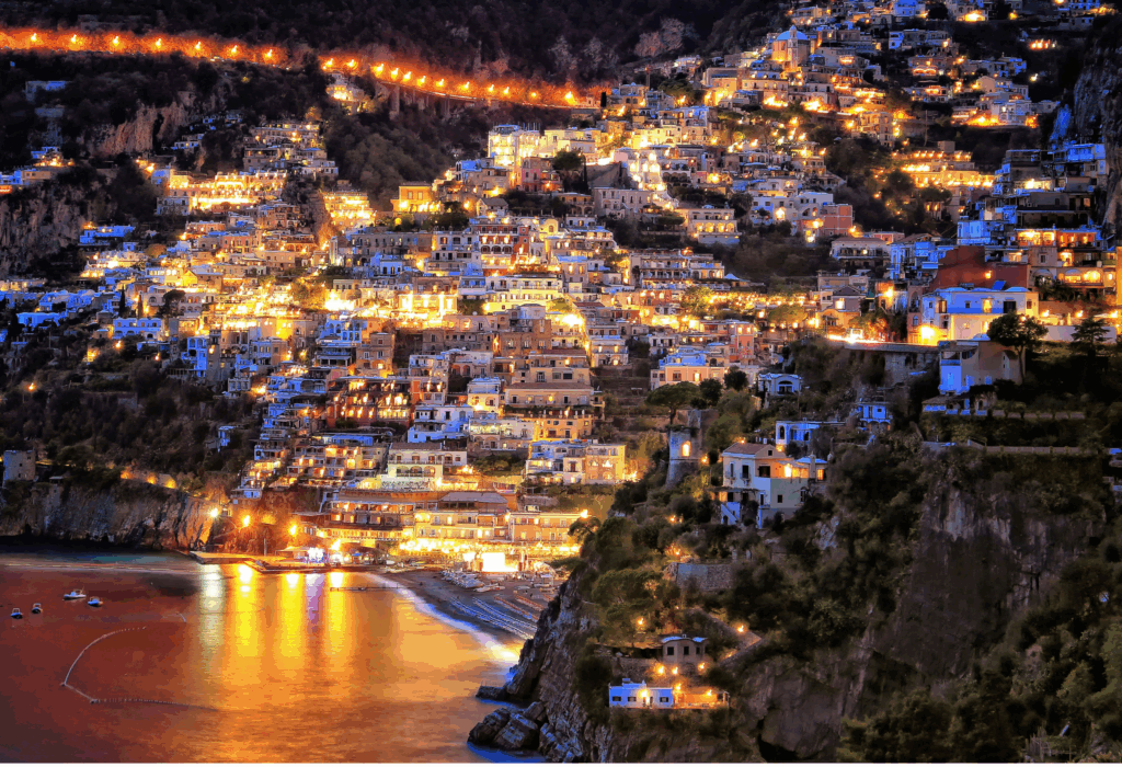 Amalfi Coast về đêm