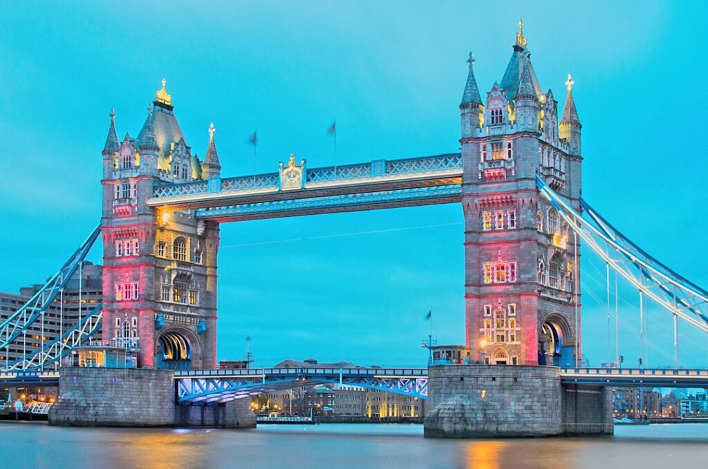 Tower Bridge – biểu tượng kiến trúc nổi bật của du lịch Anh Quốc
