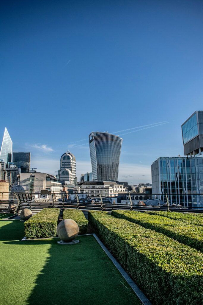 Rooftop garden tại Coq d’Argent, trải nghiệm London thanh lịch giữa trung tâm tài chính