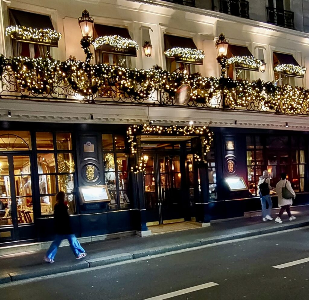 Quán cafe nổi tiếng ở Paris - Le Procope