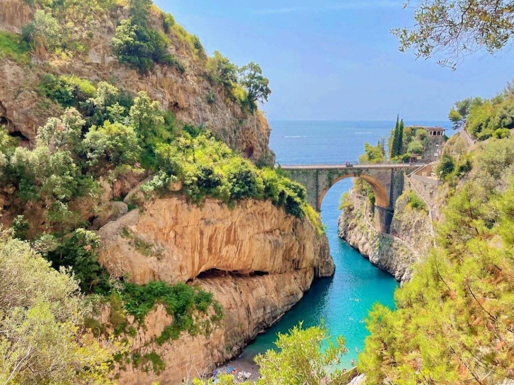 Cầu Vòm Furore -Ponte di Furore