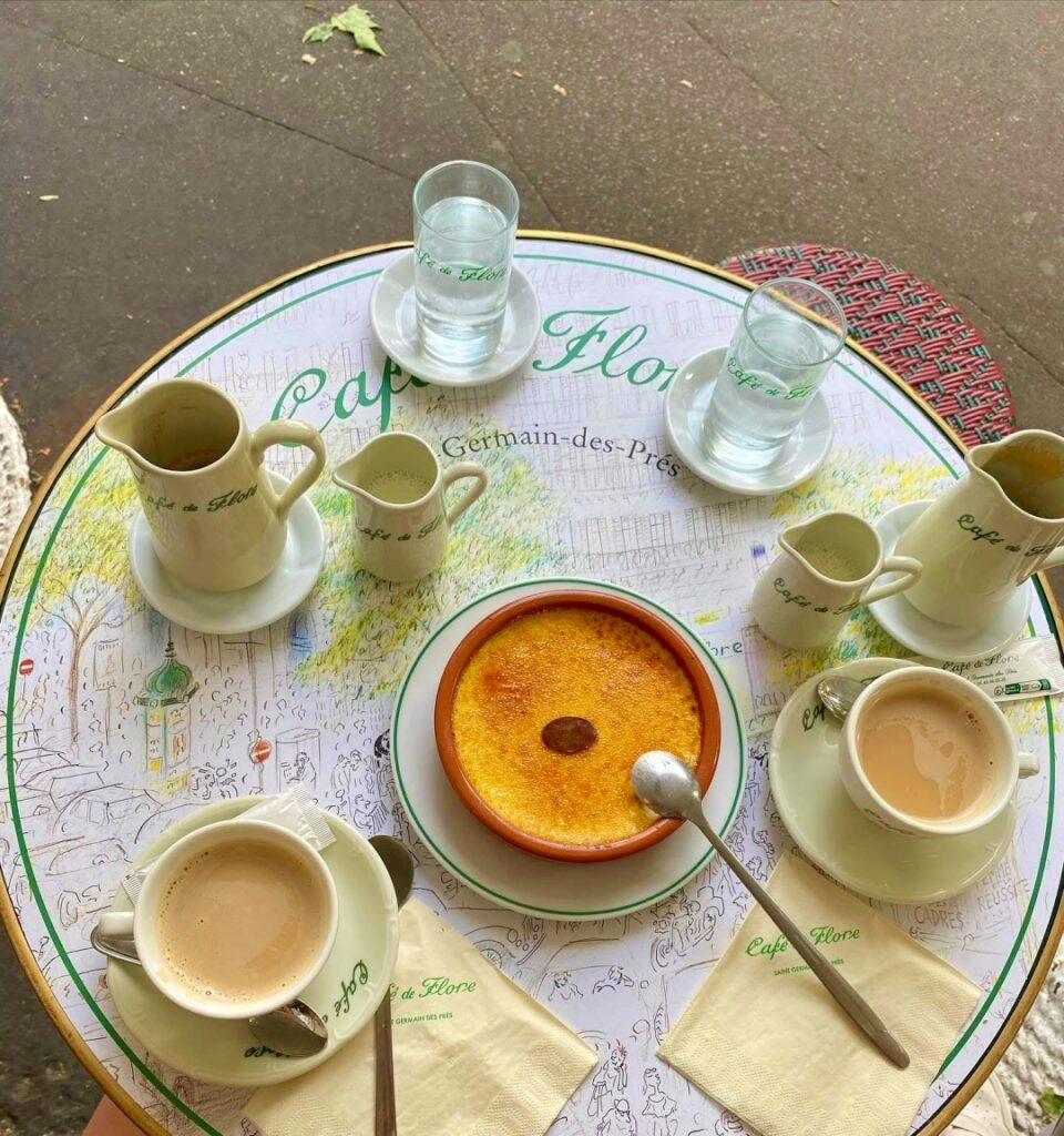 Cafe de Flore - một trong những quán cafe nổi tiếng ở Paris, biểu tượng từ thế kỷ 19