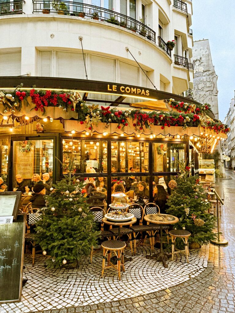 Le Compas – quán cafe đẹp ở Paris phong cách Parisian chic trên Rue Montorgueil