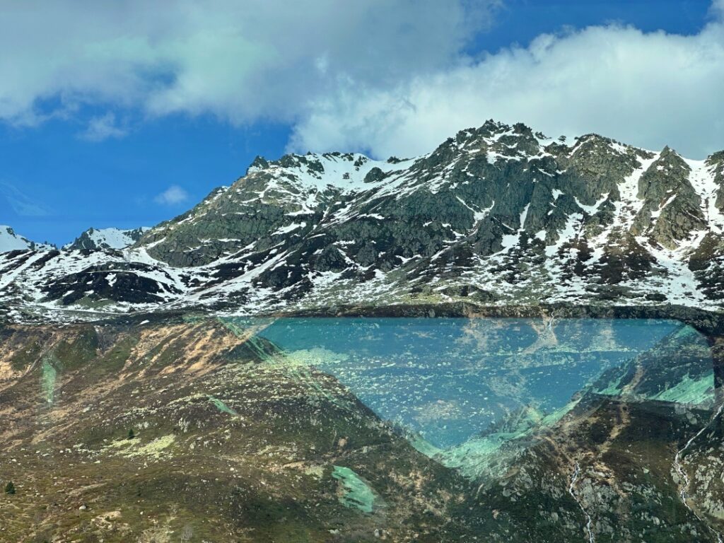 Cảnh Alps giữa Andermatt & Rhine Gorge trên tàu Glacier Express Thuỵ 