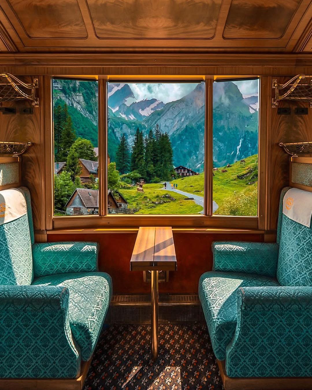 Tàu Belle Époque Thụy Sĩ – Trải Nghiệm Sang Trọng & Cổ Điển Như Giấc Mơ