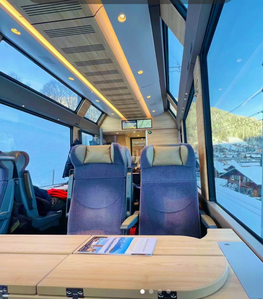GoldenPass Express Thụy Sĩ toàn cảnh bên trong