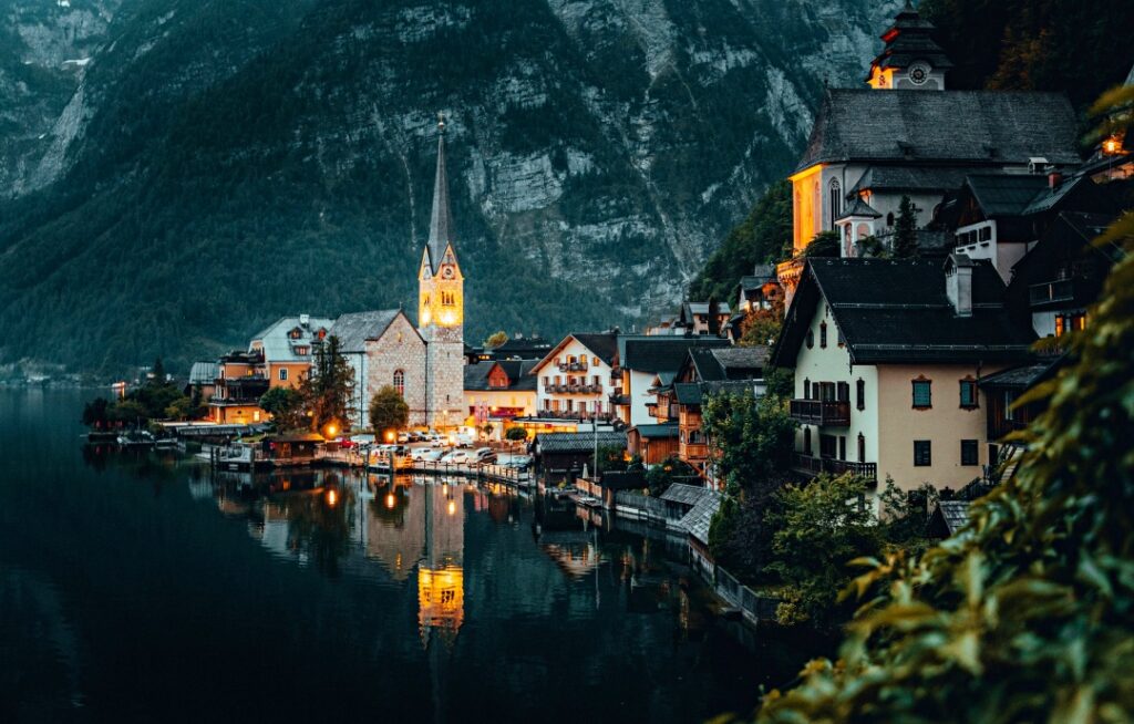 Austria’s Most Beautiful Village - Du lịch Hallstatt mùa đông