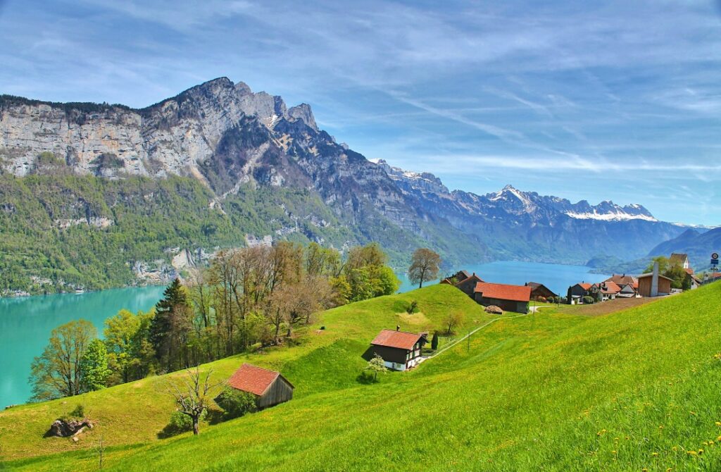 Hành trình của GoldenPass Express Thụy Sĩ qua sông hồ, núi & làng đẹp như tranh
