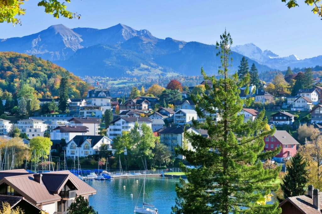Thị trấn Spiez bên hồ Thun