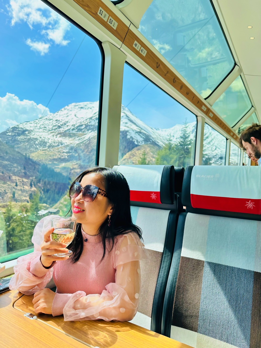 Glacier Express Thụy Sĩ – Khi Thời Gian Dừng Giữa Núi Tuyết Alps