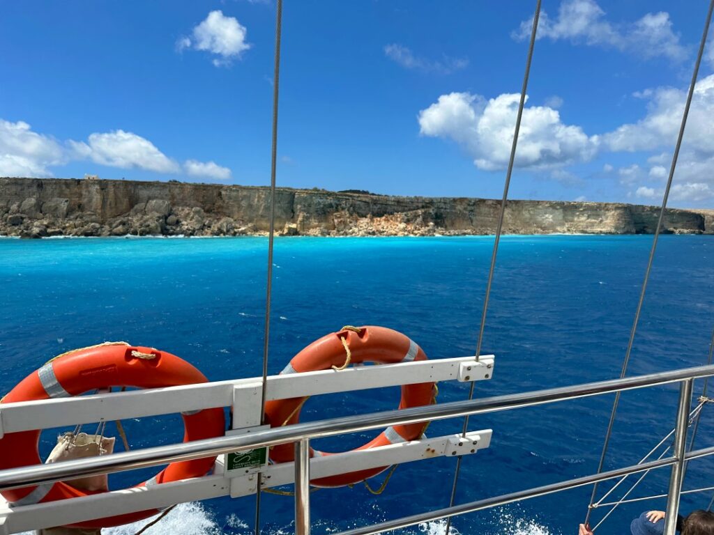 Đường đi đến đảo Comino - Malta