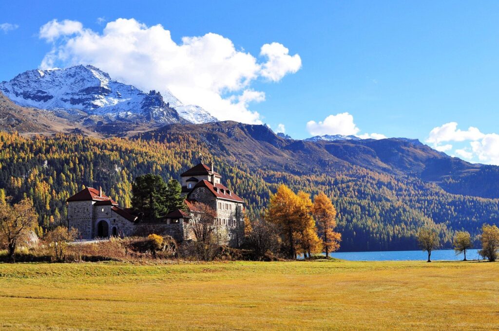 St. Moritz – điểm đến thượng lưu của hành trình Glacier Express tại Thụy Sĩ