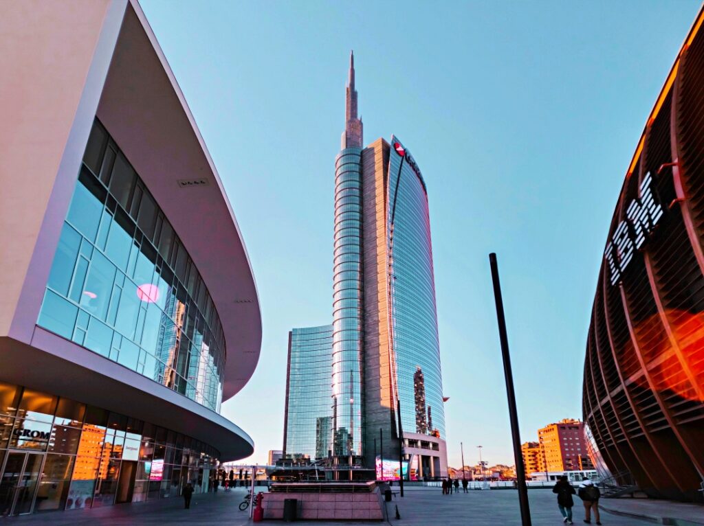 Tòa tháp UniCredit Tower – biểu tượng tài chính của Milan