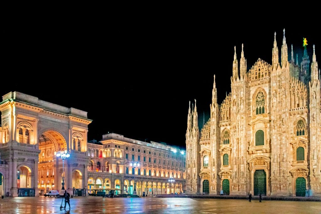 Duomo di Milano - du lịch Milan