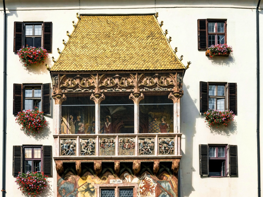 Golden Roof (Goldenes Dachl) – biểu tượng rực rỡ giữa lòng phố cổ Innsbruck