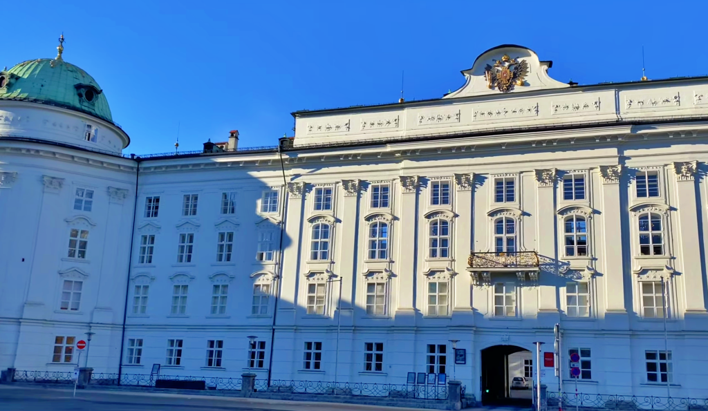 Hofburg Innsbruck – cung điện hoàng gia tráng lệ của triều đại Habsburg giữa lòng Tyrol