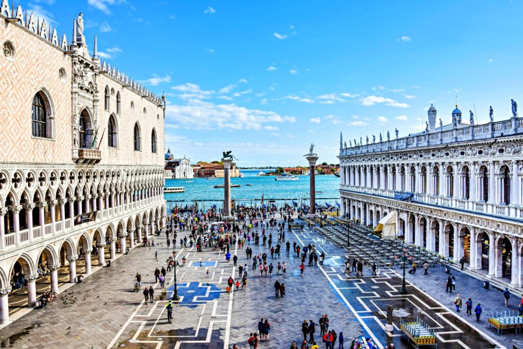 Quảng trường San Marco rực rỡ ánh nắng – trái tim của thành phố Venice