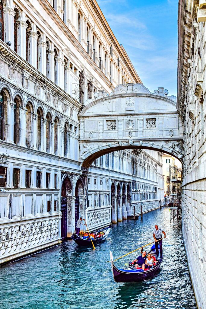 Cầu Than Thở (Ponte dei Sospiri) – biểu tượng lãng mạn và huyền bí giữa lòng Venice cổ tích