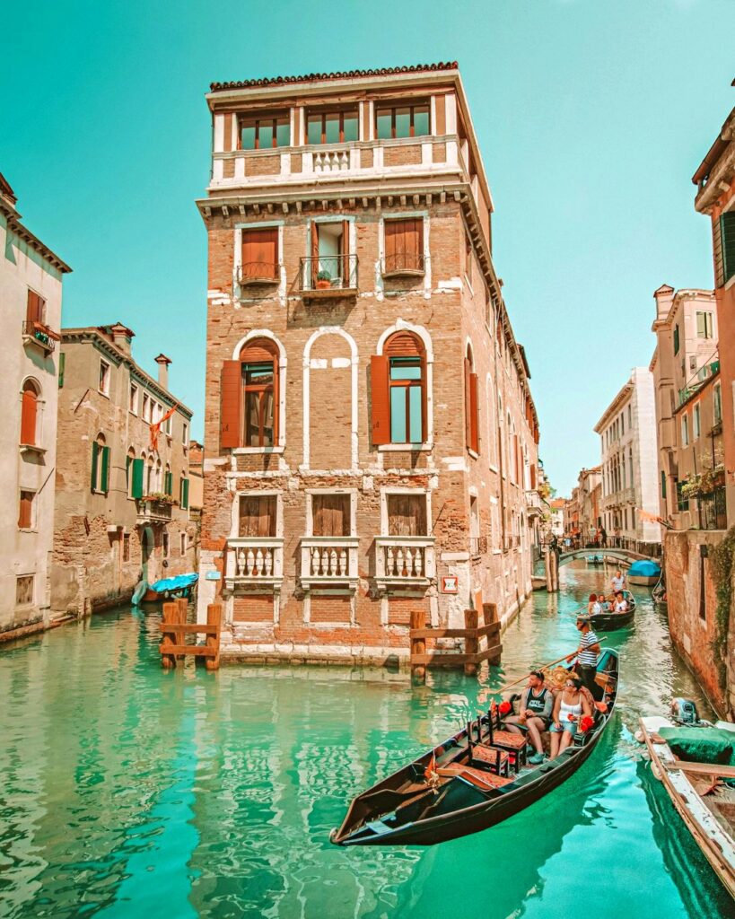 Những con hẻm nhỏ bên kênh đào Venice – nét quyến rũ cổ kính của thành phố