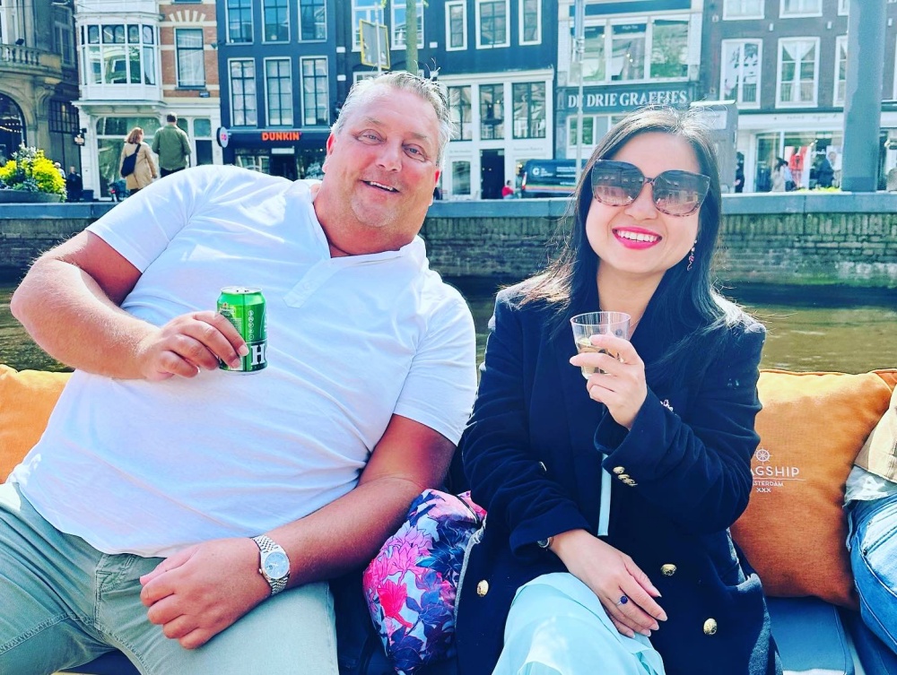 Du lịch Amsterdam Hà Lan - đi thuyền trên kênh đào