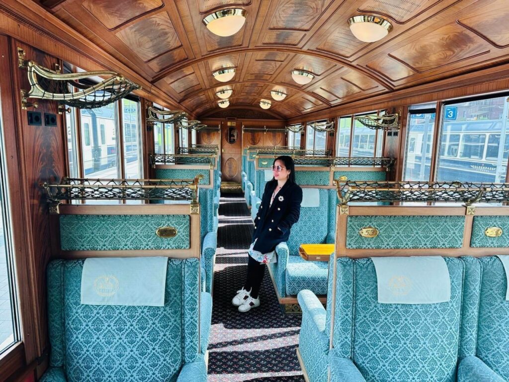 Tàu ngắm cảnh Thuỵ Sĩ: 5 tuyến tàu đẹp nhất dãy Alps