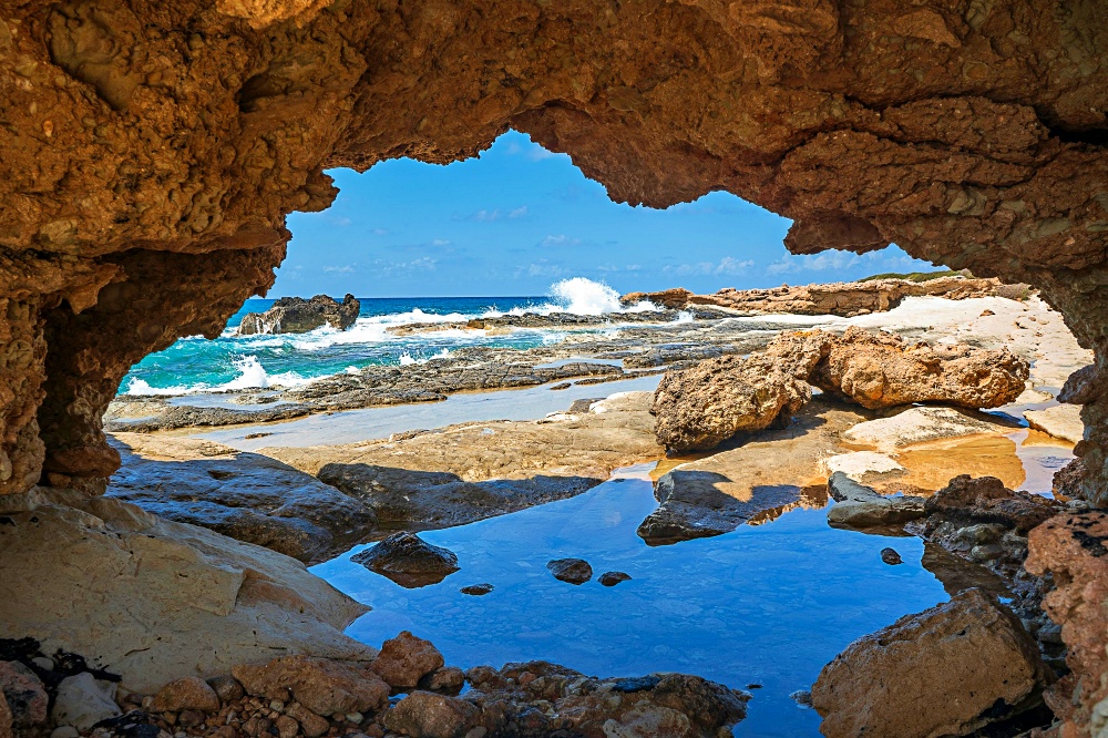 Hang động hoang sơ - du lịch Malta