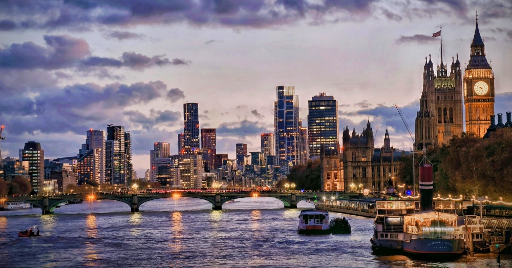 Khám phá London – khung cảnh skyline London nhìn từ bờ sông Thames