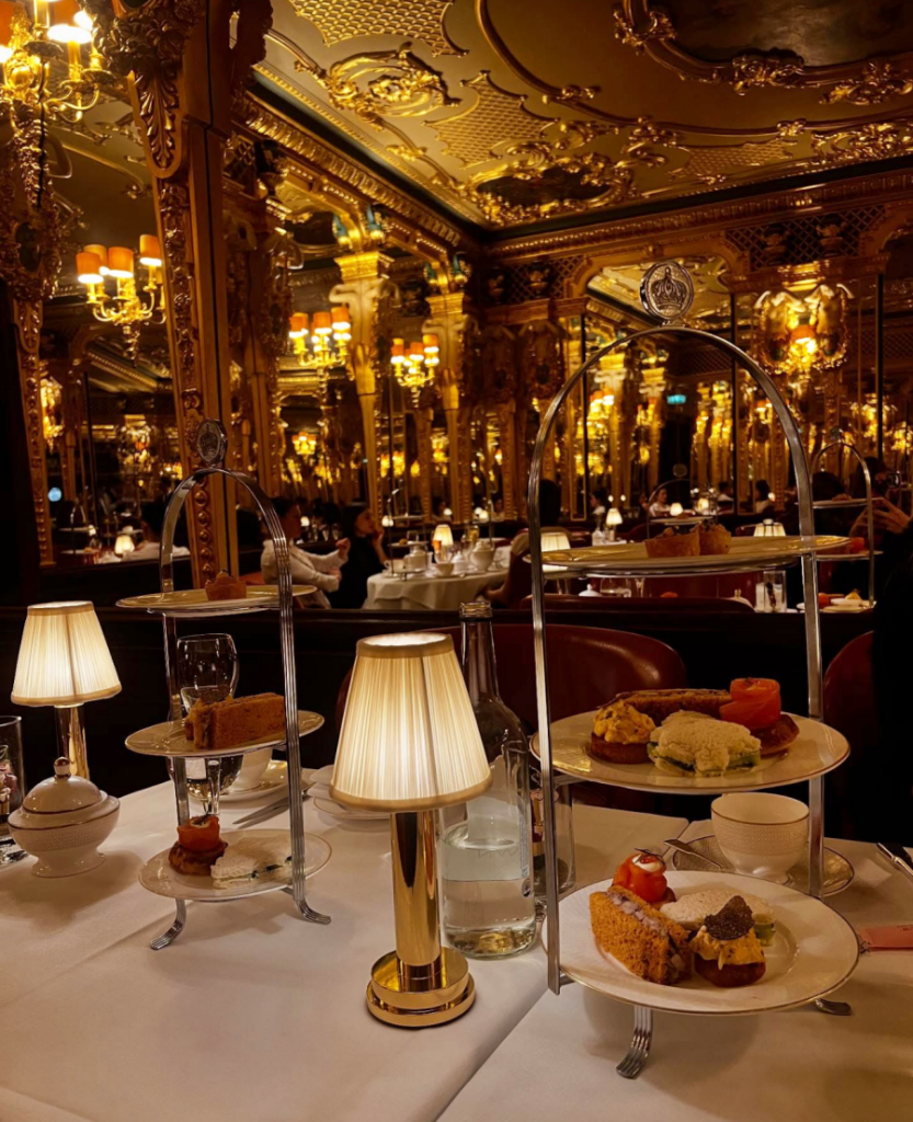 Trà chiều Anh quốc tại Café Royal London