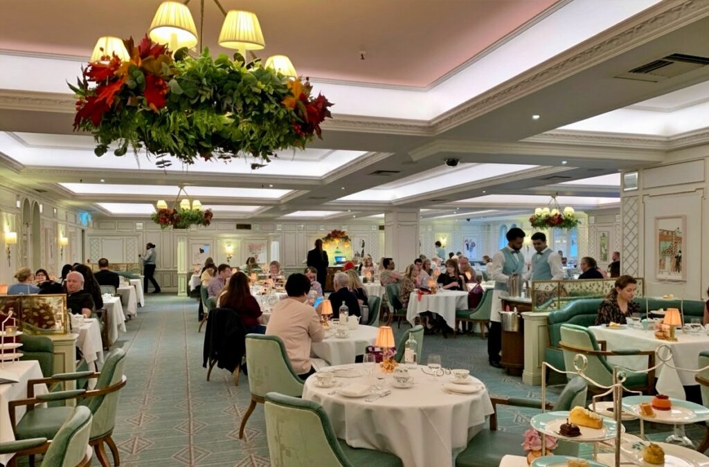 Afternoon Tea tại Fortnum & Mason Piccadilly trong không gian Diamond Jubilee Tea Salon thanh lịch