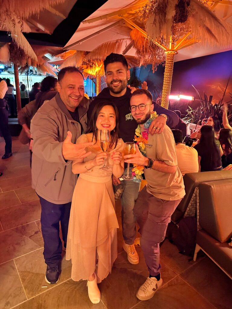 Madison Rooftop London buổi tối, view St Paul’s Cathedral trong tiệc business