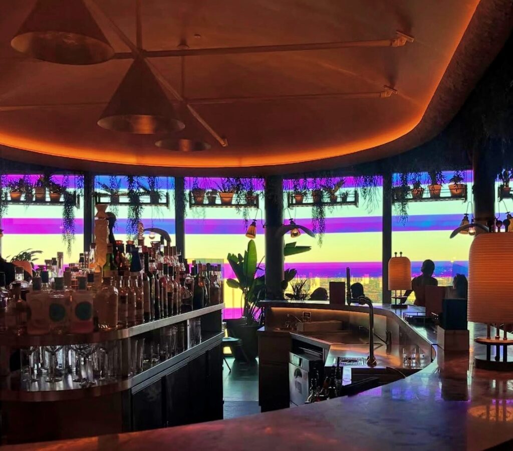 Quầy bar tại 14 Hills London