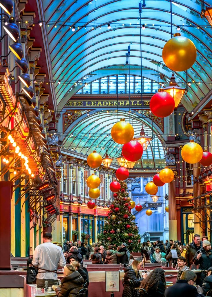 trải nghiệm London nơi lịch sử, kiến trúc cổ và nhịp sống tài chính giao thoa