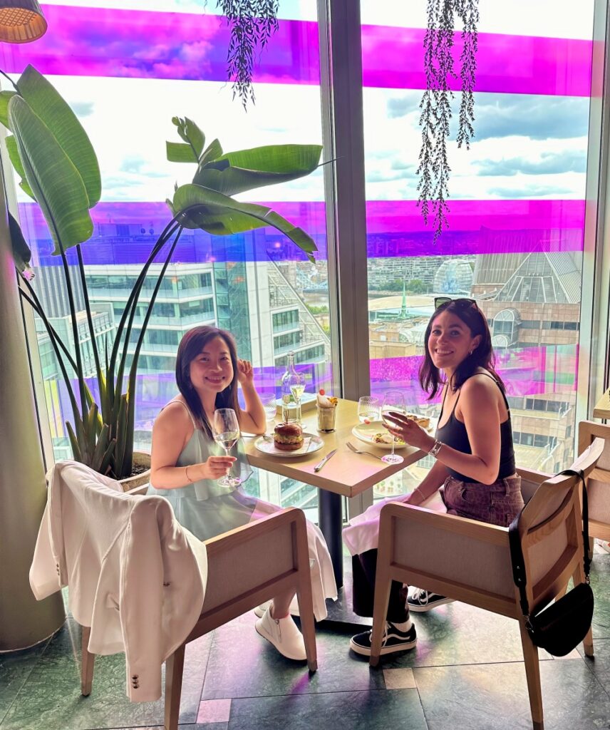 Trải nghiệm ẩm thực tại 14 Hills với view London từ trên cao