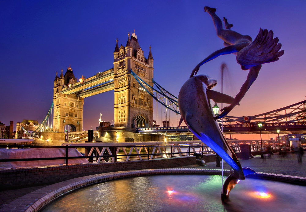 View Tower Bridge London về đêm
